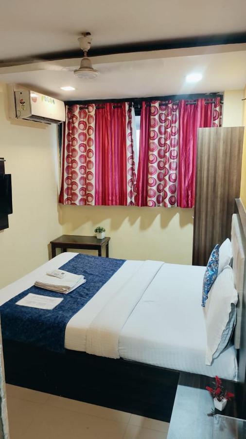 Hotel Golden Galaxy - Santacruz East Mumbai Exterior photo