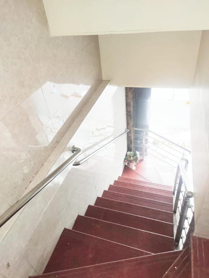 Hotel Golden Galaxy - Santacruz East Mumbai Exterior photo